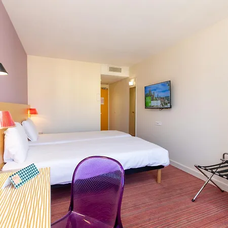 Hotel Ibis Styles En Velay 3*
