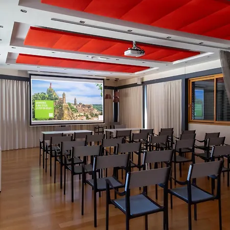 Ibis Styles En Velay Hotel 3*
